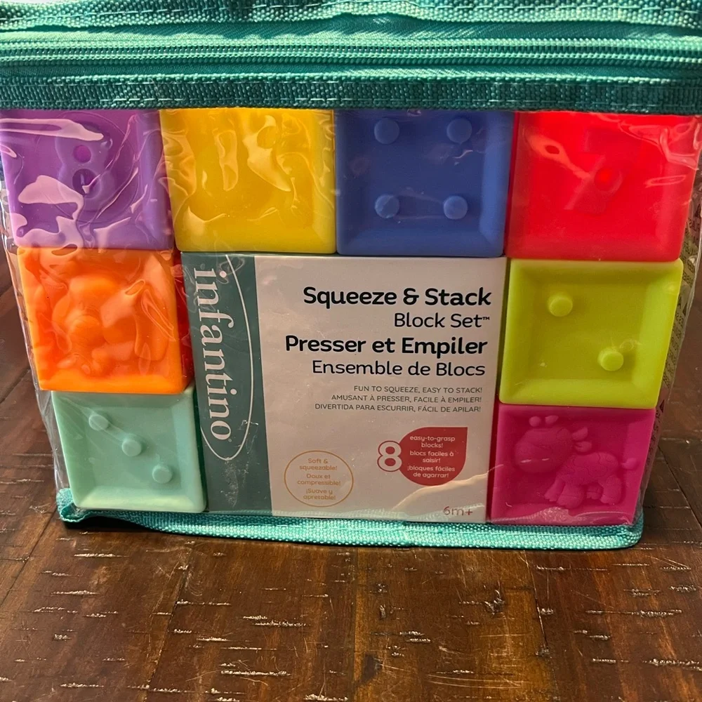 Infantino Squeeze & Stack Colorful 8 piece Baby Block Set 6 months and up